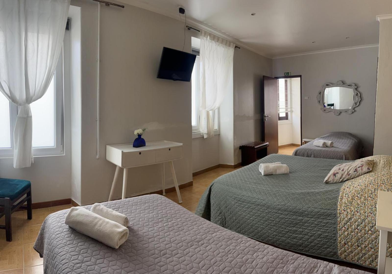 Residencia Aviz Hotel Peniche Exterior photo